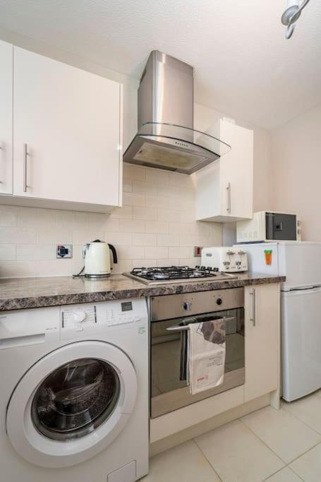 Immaculate City Centre Apartment With Free Parking - Ground Floor Aberdeen Buitenkant foto